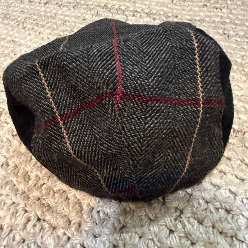 Stylish Black and Red Plaid Men's Flat Cap